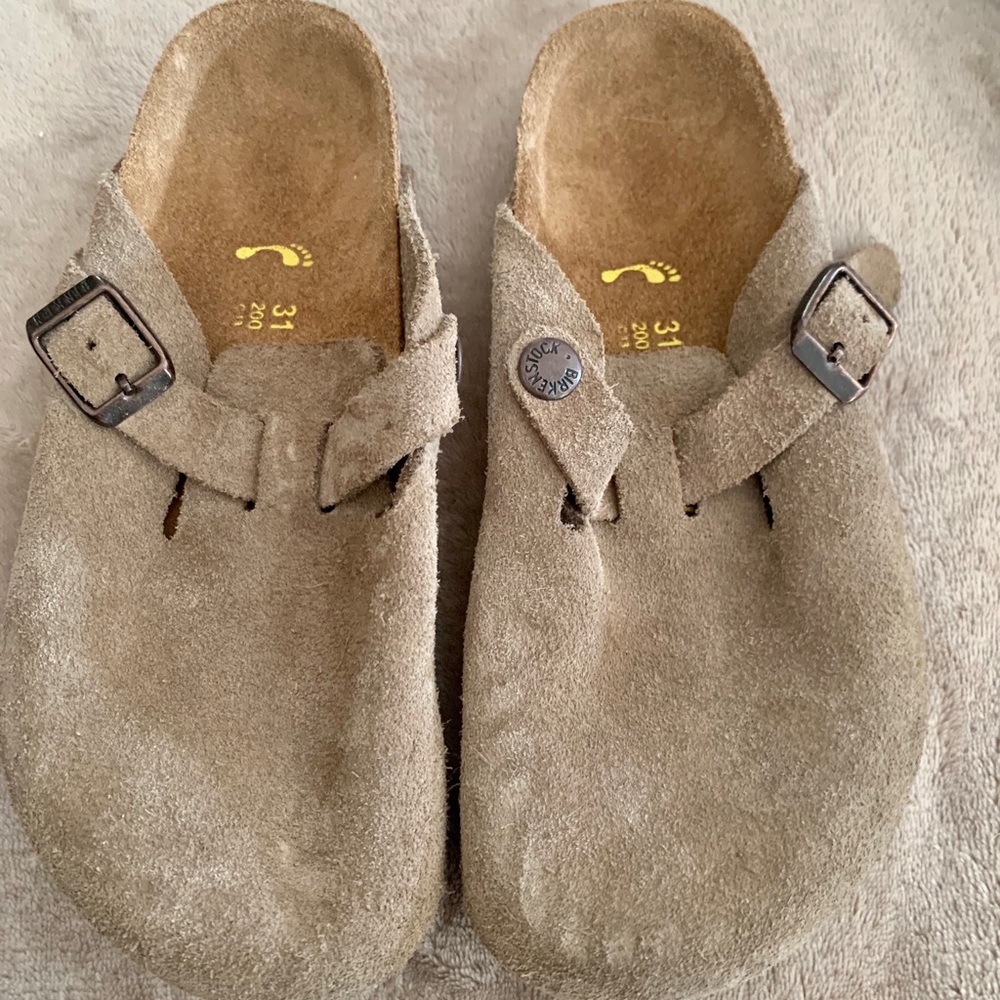 unisex kids Birkenstock size 31 sand slip on